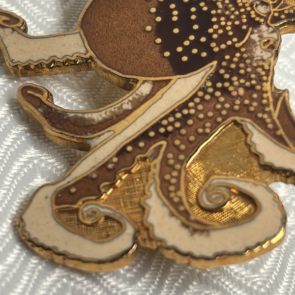 Octopus lapel pin or hat pin - Picture 3 of 3